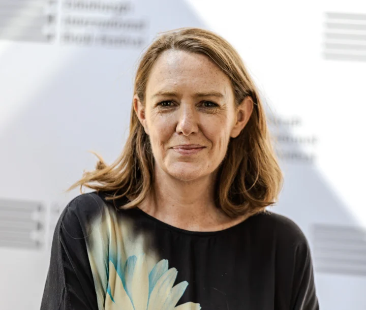Paula Hawkins – Autorenporträt